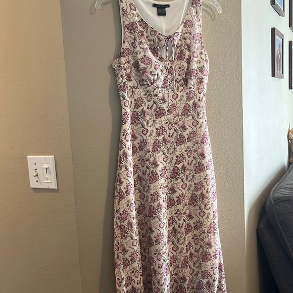Faith Love & Passion Dresses & Skirts - Size 6 cream dress with purple flowers